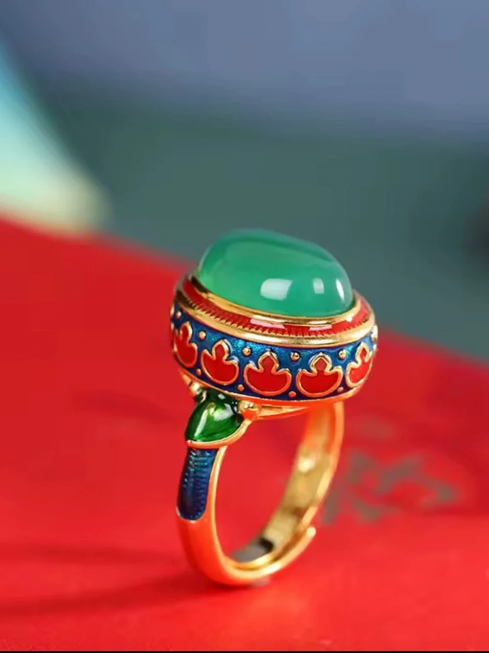 Vintage Imperial Green Agate Enamel Ring